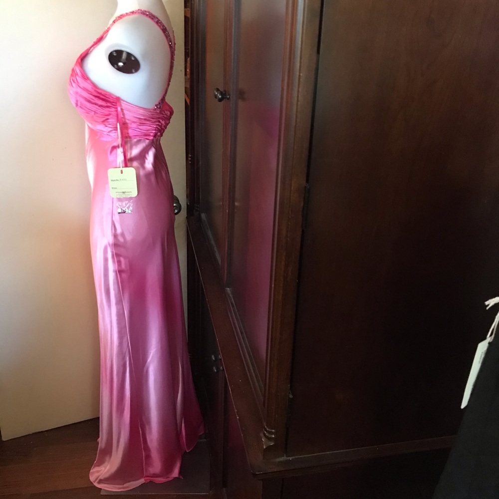 🆕 Fanny Fashion USA Pink Gown-Med - Picture 2 of 8